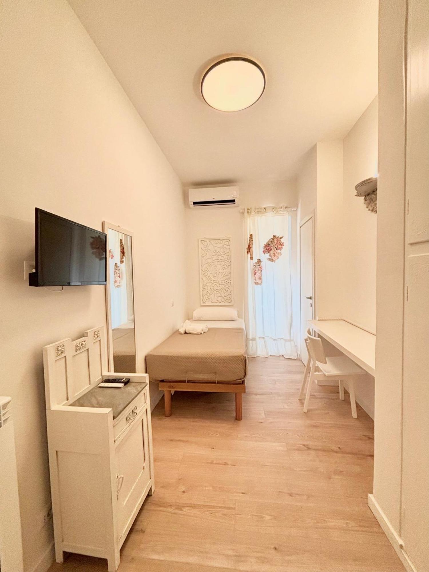 Guest House Maison Margot Fiumicino Exterior foto