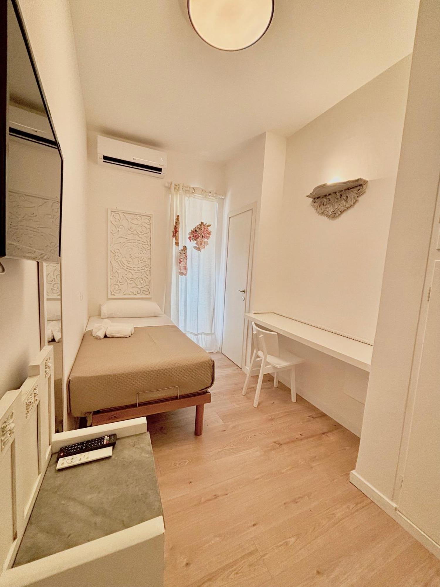 Guest House Maison Margot Fiumicino Exterior foto
